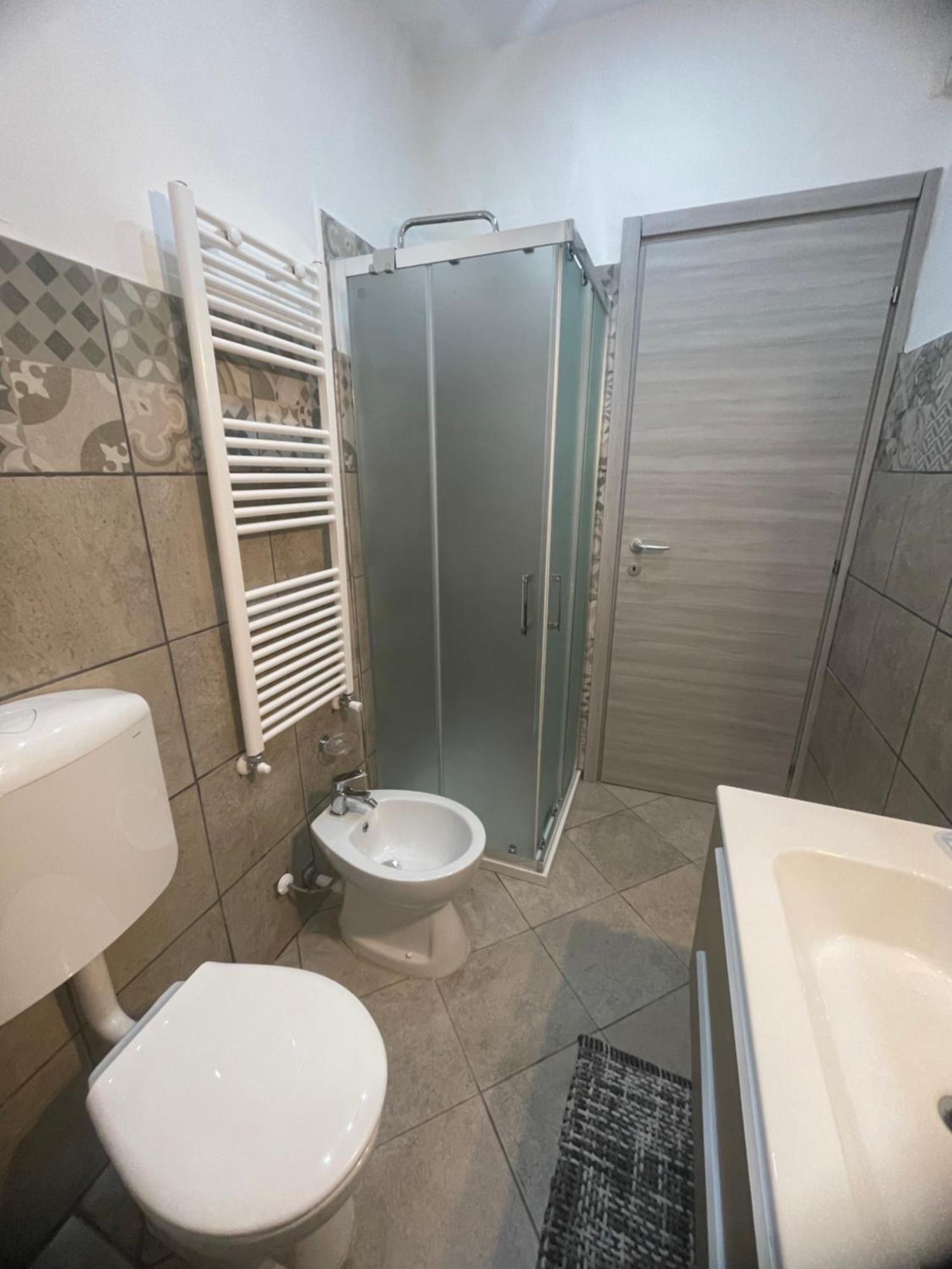 דירות אסטי La Casa Nel Viale מראה חיצוני תמונה